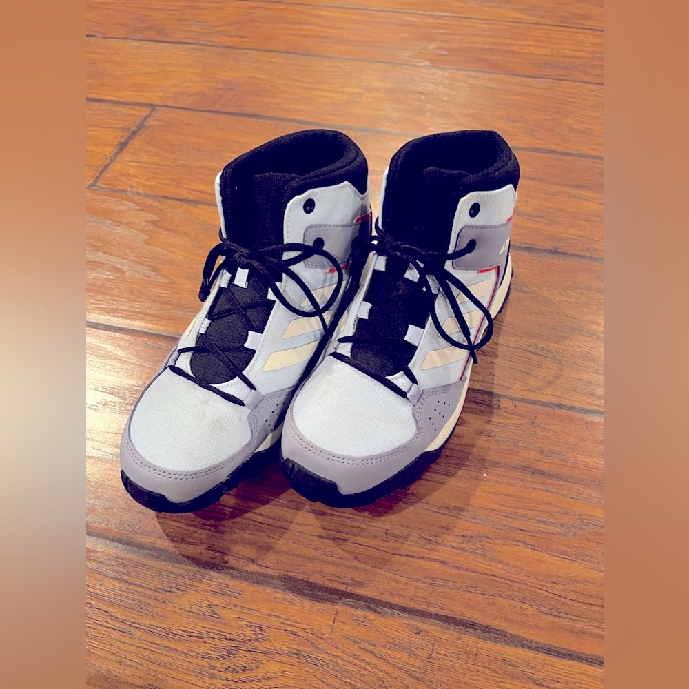 Adidas Terrex, Youth Boys Size 5.5